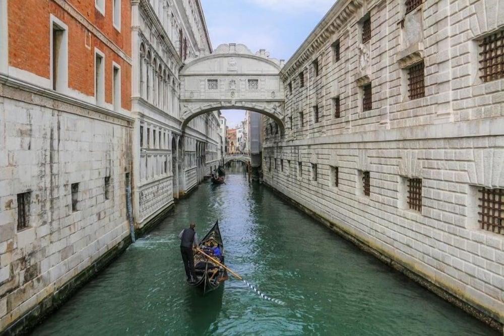 Hotel Amba Alagi マルゲーラ エクステリア 写真